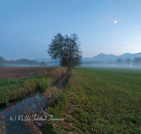 fileadmin/roha/images_galerie/stimmung-Sonne/STIM-TEI-KARL-0002-2-P-D-roha-Stimmung-Herbst-Mond-Teisendorf-Karlsbach.png