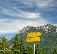 fileadmin/roha/images_galerie/orte_landschaft/Inzell/INZ-BAECK-ALM-0012-D-roha-Inzell-Baeckeralm-Beschilderung-Wanderweg-Zwiesel.png