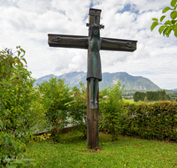 fileadmin/roha/images_galerie/kirche_religion/Bad_Reichenhall/KKKM-BAY-GM-FRIED-0001-D-roha-Wegkreuz-Bayerisch-Gmain-Friedhof.png