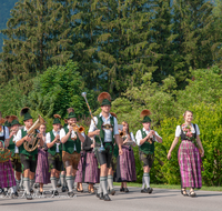 fileadmin/roha/images_galerie/musik/Blasmusik/Anger_-_Aufham/MU-BLA-AUF-PID-2018-0952-02-D-roha-Musik-Blasmusik-Aufham-Piding-Hochstaufen-Festzug.png