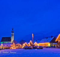 fileadmin/roha/images_galerie/brauchtum/Weihnachten/Christkindlmarkt-Anger/AN-WEI-0011-1-D-roha-Anger-Dorfplatz-Weihnachten-Mariensauele.png