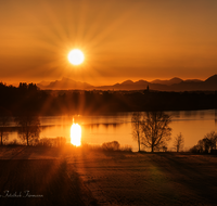 fileadmin/roha/images_galerie/stimmung-Sonne/Sonnenaufgang/SON-AU-TACH-0001-0734-D-roha-Sonnenaufgang-Tachinger-See.png