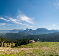 fileadmin/roha/images_galerie/orte_landschaft/Stoisser-Alm/TEI-STO-0013-1-P-D-roha-Teisendorf-Anger-Stoisseralm-Untersberg-Hochstaufen-Zwiesel.png