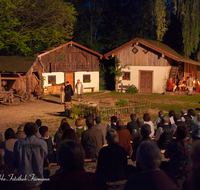 fileadmin/roha/images_galerie/orte_landschaft/Ainring/Theater/AINR-THEAT-0008-D-roha-Ainring-Theater-Freilichtbuehne-Dorfpark.png