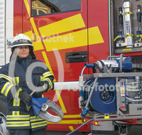 fileadmin/roha/images_galerie/Feuerwehr-Florianijuenger/FFW-TEI-FRAU-0003-D-roha-Feuerwehr-Teisendorf-Frau-Werkzeug_Kopie.jpg