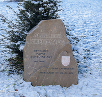 fileadmin/roha/images_galerie/kirche_religion/Ainring-Kreuzweg/KKKM-AINR-KR-STEIN-0001-D-roha-Kreuzweg-Ainring-Gedenkstein.png