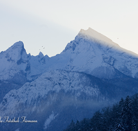 fileadmin/roha/images_galerie/orte_landschaft/Berchtesgaden/Watzmann/BGD-WATZ-0024-D-roha-Berchtesgaden-Watzmann-Gipfel-Winter-Schnee.png