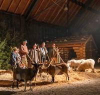 fileadmin/roha/images_galerie/orte_landschaft/Bad_Reichenhall_-_Stallweihnacht/BR-WEIH-STALL-2022-2018-01-D-roha-Brauchtum-Weihnachten-Krippe-Stall-Weihnacht-Bad-Reichenhall.png