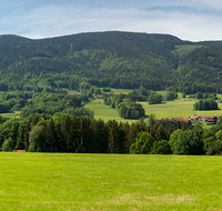 fileadmin/roha/images_galerie/orte_landschaft/Teisendorf/IN-LANDS-Teisendorf/LANDS-TEISB-0003-PP-D-roha-Landschaft-Teisenberg.png