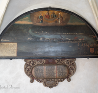 fileadmin/roha/images_galerie/kirche_religion/Laufen_-_Leobendorf/LAUF-STIFTSK-0001-11-D-roha-Laufen-Stiftskirche-Laubengang-Kreuzgang-Tafel.png