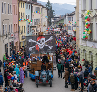 fileadmin/roha/images_galerie/brauchtum/Fasching/BR-FASCHI-2018-1553-01-D-roha-Brauchtum-Fasching-Zug-Teisendorf-Marktstrasse-SING-SANG.png