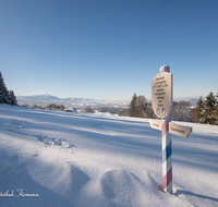 fileadmin/roha/images_galerie/Winter/LANDA-GRENZE-WI-0011-D-roha-Landart-Grenze-Winter-Bayern-Chiemgau-Salzburg-Rupertiwinkel-historisch-Teisendorf-Siegsdorf.png