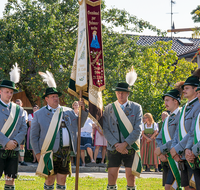 fileadmin/roha/images_galerie/orte_landschaft/Anger/Anger-Trachten-Musik-Fest/BR-FEST-ANG-MUS-TRACH-2018-08-19-1012-01-D-roha-Brauchtum-Fest-Anger-Trachtenverein-Musikkapelle-Festaltar.png