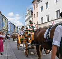 fileadmin/roha/Gautrachtenfest/Bilderglalerie/Gaufest-2023/Festsonntag/BR-GAUFEST-TEIS-2023-3-1135-05-D-roha-Tracht-Gaufest-Teisendorf.png