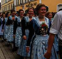 fileadmin/roha/images_galerie/orte_landschaft/Teisendorf/Gaufest-GauverbandI-Freitag14.-Sonntag23.Juli2023/BR-GAUFEST-TEIS-2023-3-1156-07-D-roha-Tracht-Gaufest-Teisendorf.png