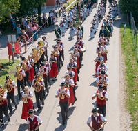 fileadmin/roha/images_galerie/orte_landschaft/Anger/Anger-Trachten-Musik-Fest/BR-FEST-ANG-MUS-TRACH-2018-08-19-1230-06-D-roha-Brauchtum-Fest-Anger-Trachtenverein-Musikkapelle-Festzug.png