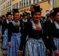 fileadmin/roha/images_galerie/orte_landschaft/Teisendorf/Gaufest-GauverbandI-Freitag14.-Sonntag23.Juli2023/BR-GAUFEST-TEIS-2023-3-1156-11-D-roha-Tracht-Gaufest-Teisendorf.png