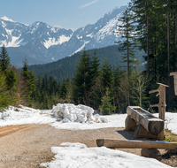 fileadmin/roha/images_galerie/orte_landschaft/Stoisser-Alm/LANDA-BRUN-TEISB-OTTOB-0023-D-roha-Landart-Brunnen-Wasser-Teisenberg-Anger-Otto-Brunn-Hochstaufen-Winter.png