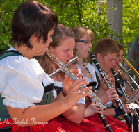 fileadmin/roha/images_galerie/musik/Blasmusik/Teisendorf-Neukirchen-Weildorf/MU-BLA-TEI-0039-D-roha-Musik-Blasmusik-Teisendorf-Marktplatz-Querfloete-Klarinette.png