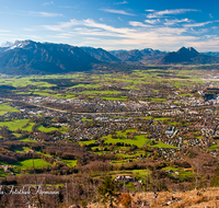 fileadmin/roha/images_galerie/orte_landschaft/Salzburg/Gaisberg-Flughafen-Wals/SA-GAISB-PAN-0044-D-roha-Salzburg-Gaisberg-Panorama-Watzmann-Hochstaufen-Untersberg.png