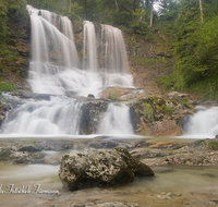 fileadmin/roha/images_galerie/orte_landschaft/Schneizlreuth/SCHNEILZL-WEISSB-FALL-0012-D-roha-Schneizlreuth-Weissbachfall-Wasser-Wasserfall.png