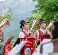 fileadmin/roha/images_galerie/musik/Blasmusik/Anger_-_Aufham/MU-BLA-ANG-BERG-STA-2018-1946-01-D-roha-Musik-Blasmusik-Musikkapelle-Anger-Bergschuetzen-Dorfplatz-Standkonzert.png