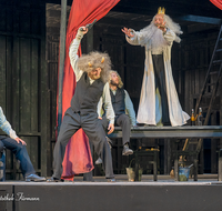 fileadmin/roha/images_galerie/orte_landschaft/Oberammergau/die-Pest/OBERA-PEST-2019-2021-01-D-roha-Oberammergau-Die-Pest-Theater.png