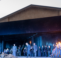 fileadmin/roha/images_galerie/orte_landschaft/Oberammergau/die-Pest/OBERA-PEST-2019-2127-02-D-roha-Oberammergau-Die-Pest-Theater.png