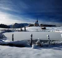 fileadmin/roha/images_galerie/orte_landschaft/Inzell/INZ-EINS-WIN-0009-D-roha-Inzell-Einsiedl-Winter-Kirche.png