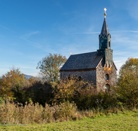 fileadmin/roha/images_galerie/orte_landschaft/Anger/Anger/AN-VACH-0019-D-roha-Anger-Vachenlueg-Kirche.png