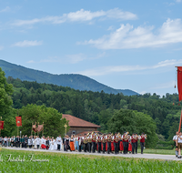 fileadmin/roha/images_galerie/brauchtum/Fronleichnam/Fronleichnam-Teisendorf/BR-FRON-TEI-PROZ-0101-2019-1022-D-roha-Brauchtum-Fronleichnam-Prozession-Teisendorf.png