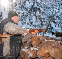 fileadmin/roha/images_galerie/Landwirtschaft/Forst-Holzknecht/HOLZKNE-HAM-0015-1220-06-D-roha-Holzknecht-Winter-Siegsdorf-Hammer-Winterzug.png