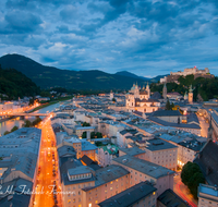 fileadmin/roha/images_galerie/orte_landschaft/Salzburg/Nacht-Salzburg/SA-ALTST-NACHT-0016-D-roha-Salzburg-Altstadt-Nacht-Panorama-Festung-Hohensalzburg-Salzach.png