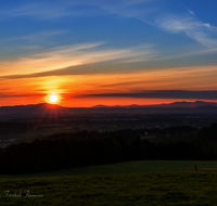 fileadmin/roha/images_galerie/stimmung-Sonne/Sonnenaufgang/SO-AU-TEI-GIERST-2020-05-0550-D-roha-Sonnenaufgang-Teisendorf-Gierstling.png