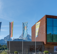 fileadmin/roha/images_galerie/orte_landschaft/Berchtesgaden/Markt-Berchtesgaden/BGD-MARKT-HDB-0001-D-MM-roha-Berchtesgaden-Markt-Haus-der-Berge-Watzmann.png