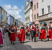 fileadmin/roha/images_galerie/orte_landschaft/Teisendorf/Gaufest-GauverbandI-Freitag14.-Sonntag23.Juli2023/BR-GAUFEST-TEIS-2023-3-1137-04-3-D-roha--Tracht-Gaufest-Teisendorf.png