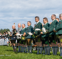 fileadmin/roha/images_galerie/orte_landschaft/Teisendorf/Neukirchen/Trachtenfest-Neukirchen-2019/BR-FEST-NEUK-TRACH-2019-08-11-1016-02-D-roha-Brauchtum-Fest-Neukirchen-Trachtenverein.png