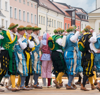 fileadmin/roha/images_galerie/brauchtum/Ostern/Schwertertanz/BR-OST-SCHWERT-2015-1474-D-roha-Brauchtum-Ostern-Schwertertanz-Traunstein.png