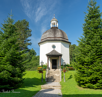 fileadmin/roha/images_galerie/orte_landschaft/Oberndorf_-_Oesterreich/OBERND-STILL-OESTERR-0101-D-roha-Oberndorf-Oesterreich-Stille-Nacht-Kapelle.png