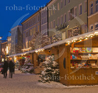 fileadmin/roha/images_galerie/brauchtum/Weihnachten/Christkindlmarkt-Traunstein/TRAUN-CHRIST-MARKT-0013-D-roha-Traunstein-Christkindlmarkt-Stadtplatz-Weihnachten-Schnee.jpg