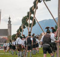 fileadmin/roha/images_galerie/brauchtum/Maibaum/Anger-Hoeglwoerth/BR-MAIB-ANG-2017-1403-01-D-roha-Brauchtum-Maibaum-Anger-Aufstellen.png