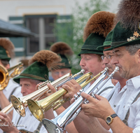 fileadmin/roha/images_galerie/musik/Blasmusik/Anger_-_Aufham/MU-BLA-ANG-0200-2015-01-D-roha-Musik-Blasmusik-Musikkapelle-Anger-Hoeglwoerth-Dorfplatz-Standkonzert.png