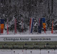 fileadmin/roha/images_galerie/Freizeit-Sport/Biathlon/2017-Biathlon/SPO-BIATH-2017-1229-4371-D-roha-Sport-Biathlon-Ruhpolding-Chiemgau-Arena-Winter-Schnee-Stadion.png