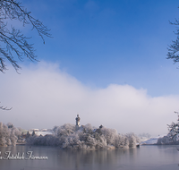 fileadmin/roha/images_galerie/orte_landschaft/Anger/Hoeglwoerth/AN-HOE-WIN-0063-D-roha-Anger-Hoeglwoerth-Winter-See.png