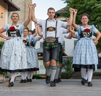 fileadmin/roha/images_galerie/brauchtum/Tracht/Trachtenverein_Anger/BR-TRACH-ANG-20190908-2008-01-D-roha-Brauchtum-Tracht-Anger-Hoeglwoerth.png