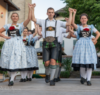 fileadmin/roha/images_galerie/brauchtum/Tracht/Trachtenverein_Anger/BR-TRACH-ANG-20190908-2008-01-D-roha-Brauchtum-Tracht-Anger-Hoeglwoerth.png