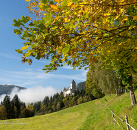 fileadmin/roha/images_galerie/orte_landschaft/Lungau/LUNG-UNT-MOOSH-0001-D-roha-Lungau-Schloss-Moosham-Herbst.png