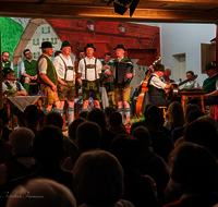 fileadmin/roha/images_galerie/orte_landschaft/Piding/Piding-Feste-Theater-usw/PID-FRUEHJ-2024-2048-D-roha-Piding-Fruehjahrssingen-Altwirt.png