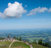 fileadmin/roha/images_galerie/orte_landschaft/Aschau/ASCHAU-KAMP-0001-04-D-roha-Aschau-Kampenwand-Chiemsee.png