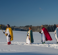 fileadmin/roha/images_galerie/brauchtum/Weihnachten-Sternsinger/BR-WEIH-HEILDREIKOEN-0076-D-roha-Brauchtum-Weihnachten-Heilig-Drei-Koenige-Sternsinger-Teisendorf-Winter-Schnee.png